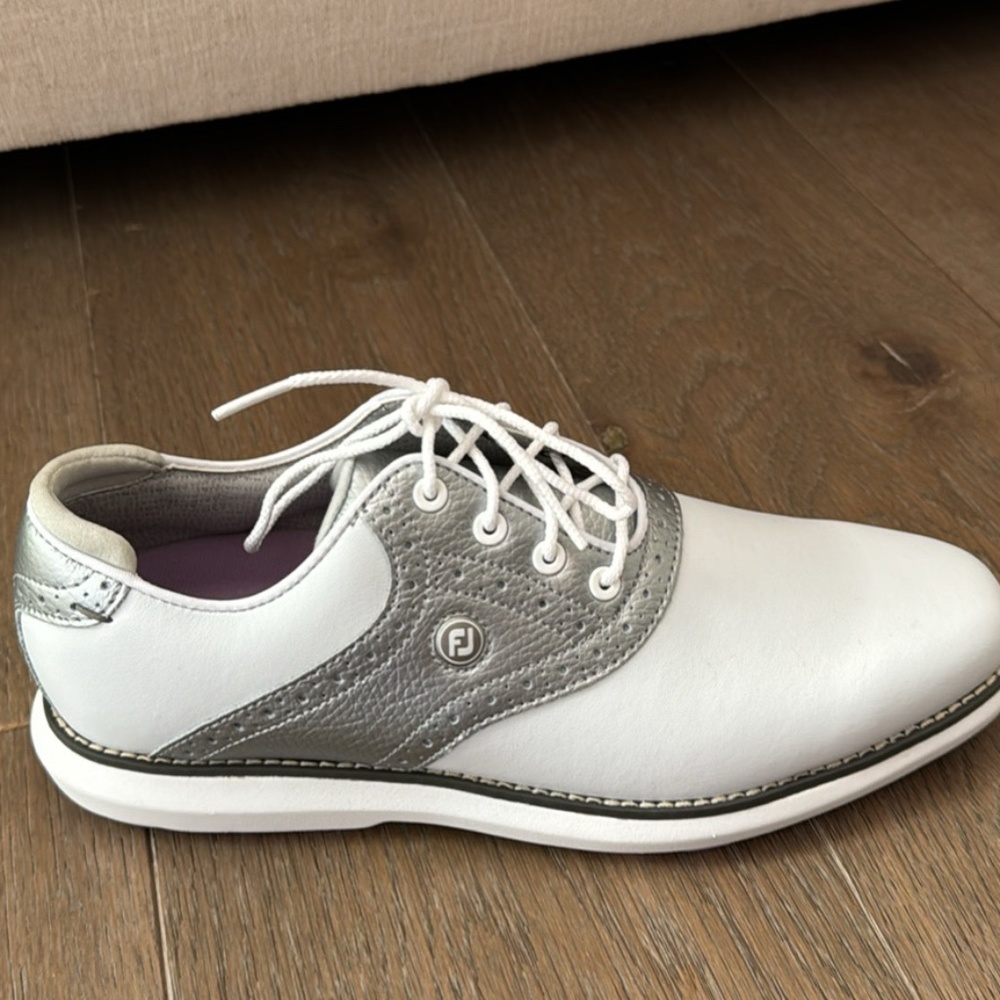 FootJoy Woman’s Spikeless Golf Shoes - New